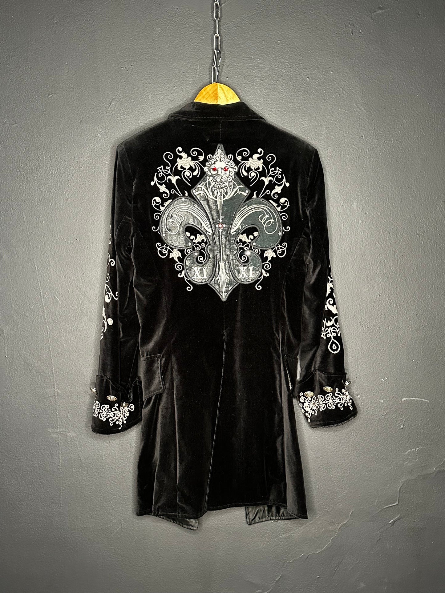 (XS) XI-XI Embroidered Coat